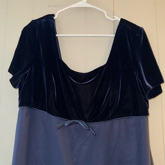 Michaelangelo Women's M Navy Blue Velvet Bodice Long Gown Formal Dress - Picture 3 of 7